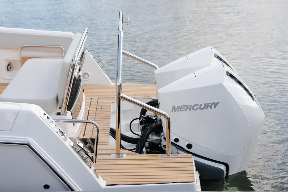 Schaefer V33 Cabin