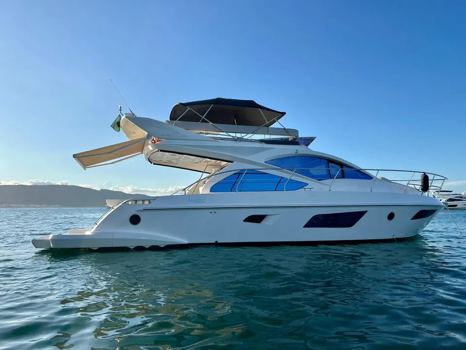 2018 Intermarine 42