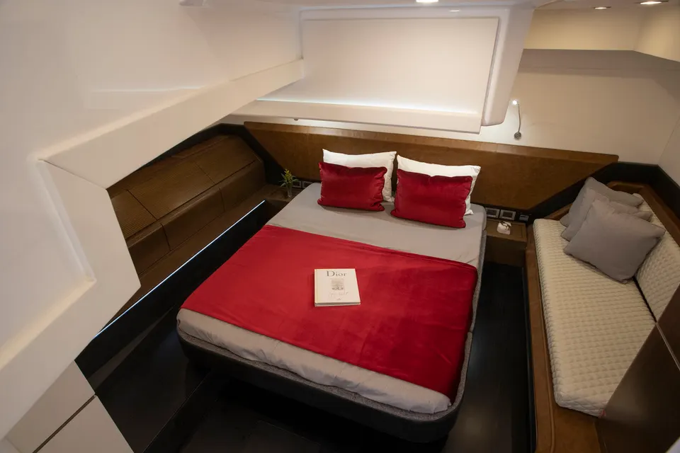 Schaefer 510 GT Pininfarina a bordo