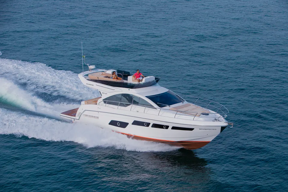 Schaefer 510 GT Pininfarina a bordo