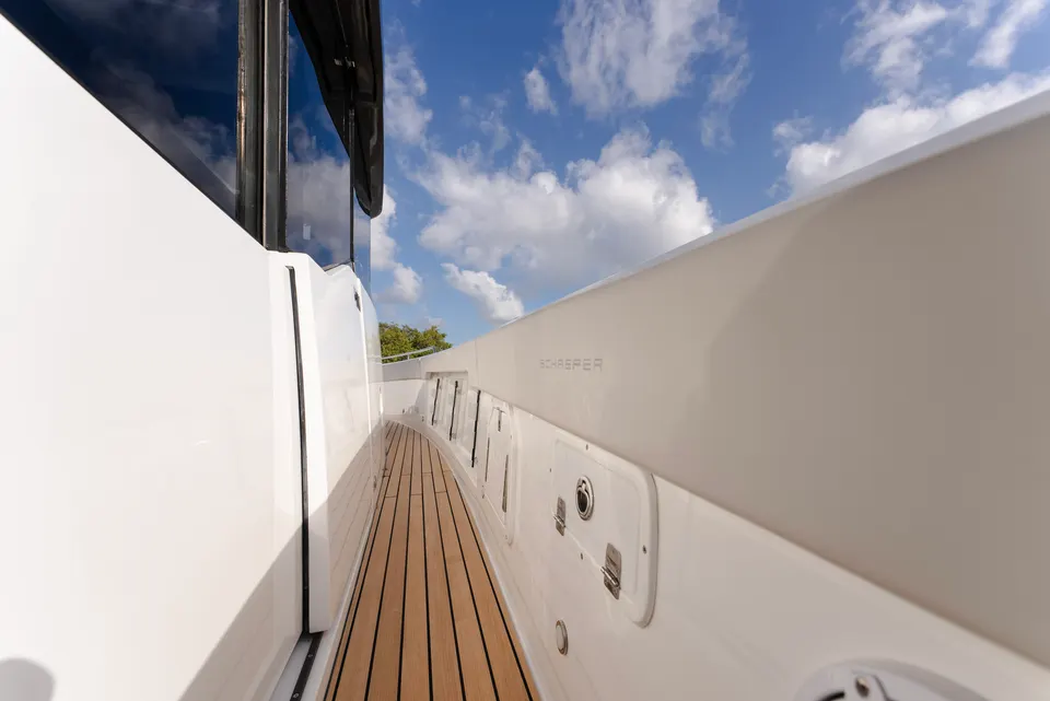 Schaefer V33 Cabin a bordo