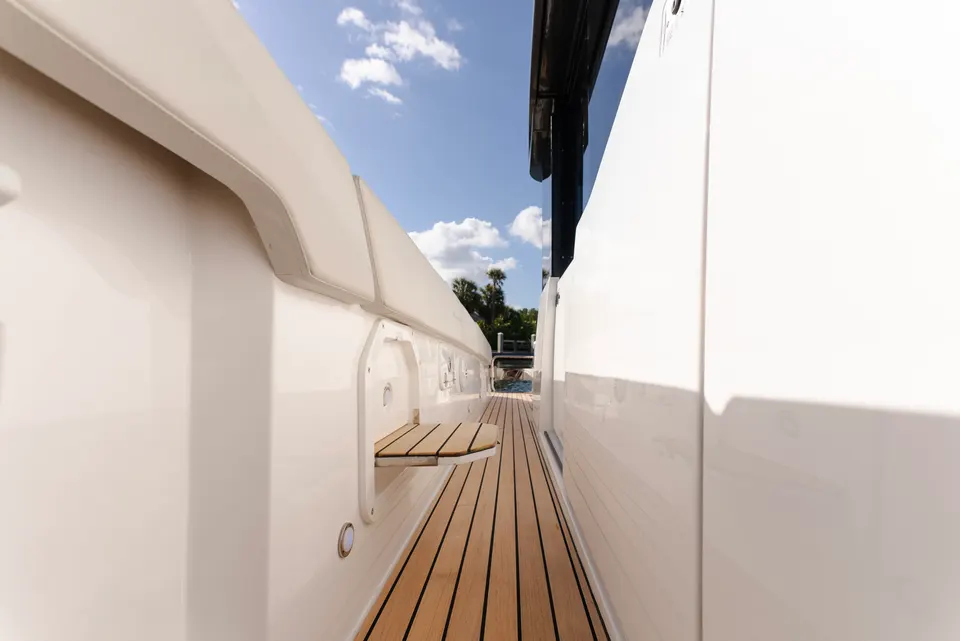 Schaefer V33 Cabin a bordo